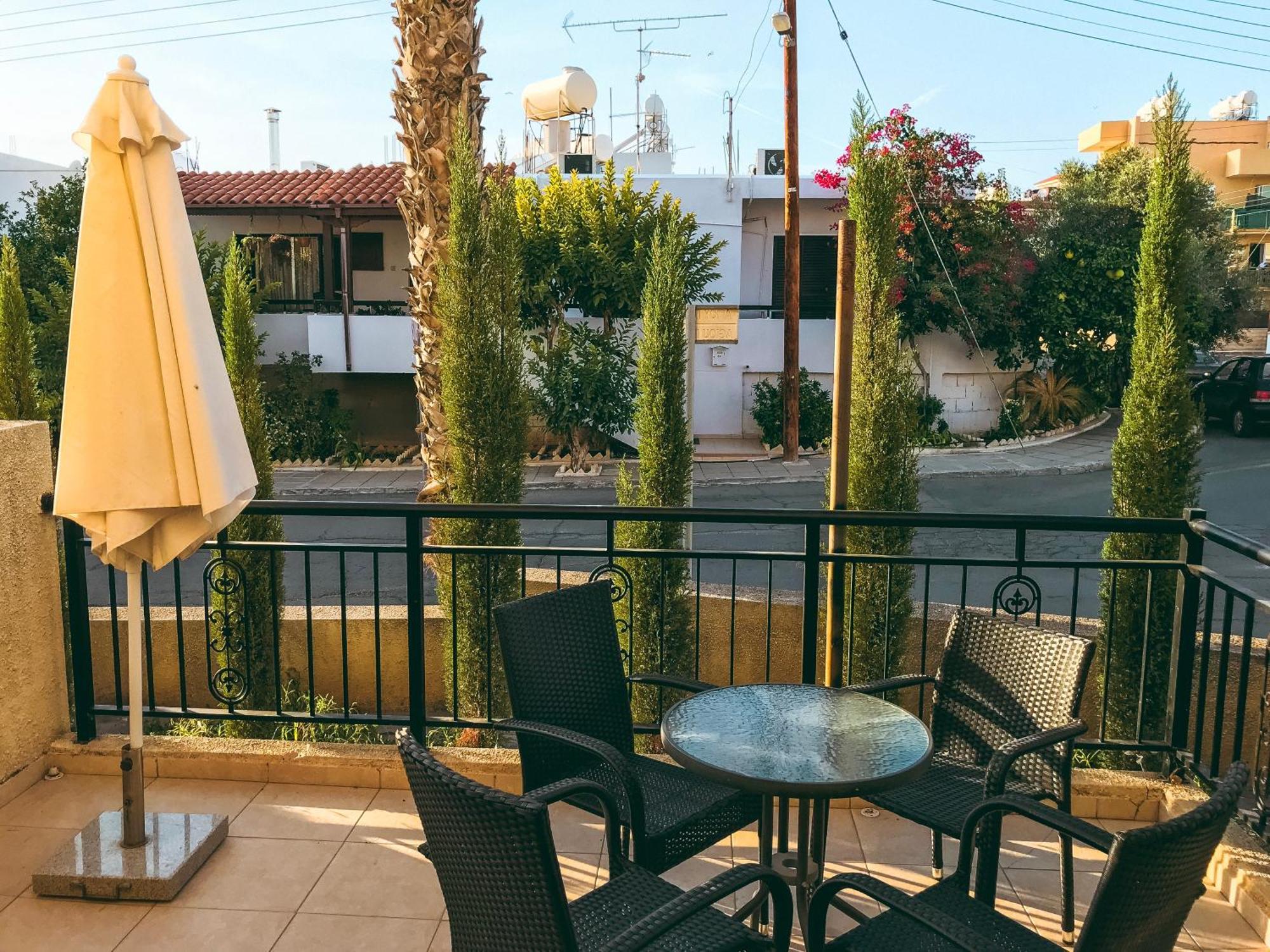 Charalambous Apartment Paphos Zimmer foto